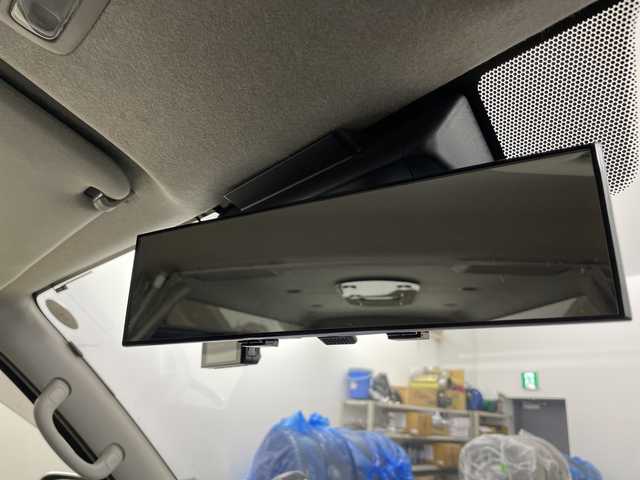 トヨタ ハイエース GL ロング 道央・札幌 2019(平31)年 2.5万km ホワイトパールクリスタルシャイン ・４WD/　キャンピング仕様車/・トヨタセーフティセンス/・プリクラッシュセーフティ/・キャンピング仕様装備品/・冷蔵庫・流し台・レンジ/・車社内LED証明・ベット仕様/・車内カーテン・テーブルキット/・リアクーラー・リアヒーター/・車外電源ケーブル/・車内１００V電源/・左スライドドア（イージークローザー付）/・社外ナビ（DVD.CD.SD.Bluetooth）/・バックカメラ/・LEDライト/オートライト/・ドライブレコーダー/・スマートキー