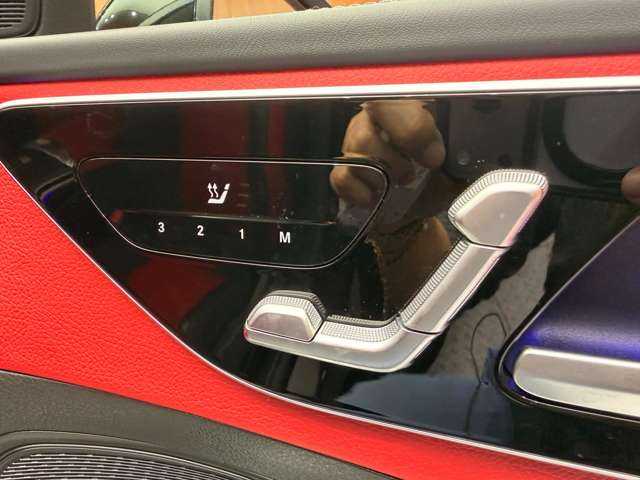 メルセデス・ベンツ Ｍ・ベンツ Ｃ２２０ｄ アバンギャルド　AMGライン 千葉県 2022(令4)年 4.9万km オブシディアンブラック パノラマＳＲ　/レザーエクスクルーシブＰＫＧ　/ベーシックＰＫＧ　/赤黒革シート　/ＨＵＤ　/ＡＣＣ　/ＡＲナビ/ＴＶ　/３６０°　/Ｂｌｕｅｔｏｏｔｈ接続　/シートヒーター　/ＲＳＰ　/ＥＴＣ　/ドラレコ　/１オーナー