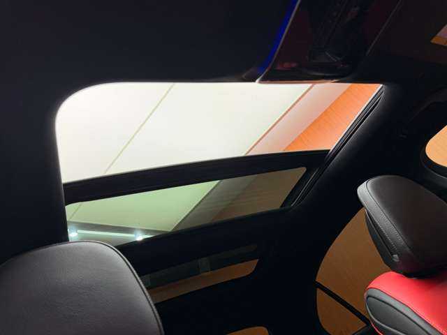 メルセデス・ベンツ Ｍ・ベンツ Ｃ２２０ｄ アバンギャルド　AMGライン 千葉県 2022(令4)年 4.9万km オブシディアンブラック パノラマＳＲ　/レザーエクスクルーシブＰＫＧ　/ベーシックＰＫＧ　/赤黒革シート　/ＨＵＤ　/ＡＣＣ　/ＡＲナビ/ＴＶ　/３６０°　/Ｂｌｕｅｔｏｏｔｈ接続　/シートヒーター　/ＲＳＰ　/ＥＴＣ　/ドラレコ　/１オーナー