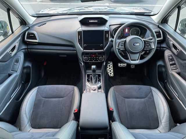 スバル フォレスター スポーツ 長野県 2020(令2)年 0.5万km ダークブルーパール フルタイム４ＷＤ/８インチ純正ナビ/(CN-FX800DFD)/Bluetooth Audio/ビルドインＥＴＣ/バックカメラ/フロント/サイドカメラ/追従クルーズコントロール/コーナーセンサー/電動リアゲート/ステアリングヒーター/ステアリングスイッチ/本革巻ステアリング/パドルシフト/デジタルインナーミラー/パワーシートＤ＋Ｎ席/シートヒーター（全席）/純正フロアマット/プッシュスタート/オートライト/フォグランプ/ドアバイザー/トノカバー/スマートキー/スペアキー×１/横滑り防止機能/盗難防止機能