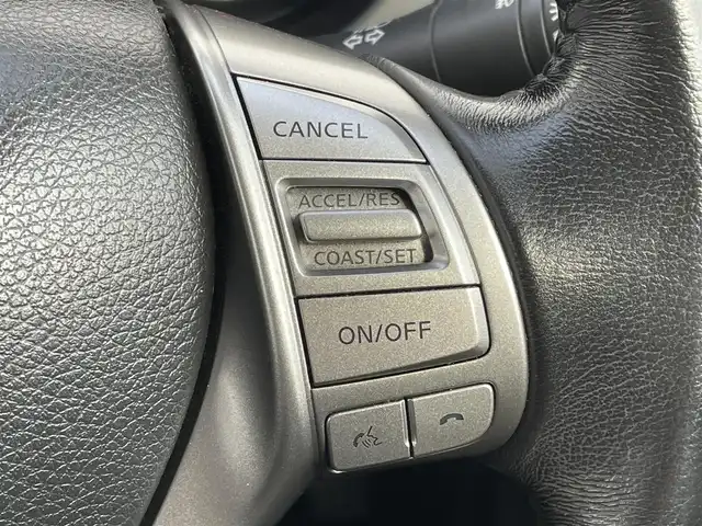 日産 ティアナ XL ナビAVMパッケージ 福岡県 2017(平29)年 7.4万km ダークメタルグレー メーカー純正ナビ/フルセグTV/CD/DVD/BT/AUX/アラウンドビューモニター/エマージェンシーブレーキ/ＢＳＷ/D/Nパワーシート/N席オットマン/ＬＤＷ/クリアランスソナー/ＨＩＤオートライト/フォグランプ/革巻きステアリング/純正ＡＷ/クルーズコントロール/ステアリングリモコン/ビルトインＥＴＣ/スマートキー/プッシュスタート/トランクスルー