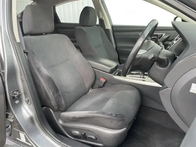 日産 ティアナ XL ナビAVMパッケージ 福岡県 2017(平29)年 7.4万km ダークメタルグレー メーカー純正ナビ/フルセグTV/CD/DVD/BT/AUX/アラウンドビューモニター/エマージェンシーブレーキ/ＢＳＷ/D/Nパワーシート/N席オットマン/ＬＤＷ/クリアランスソナー/ＨＩＤオートライト/フォグランプ/革巻きステアリング/純正ＡＷ/クルーズコントロール/ステアリングリモコン/ビルトインＥＴＣ/スマートキー/プッシュスタート/トランクスルー