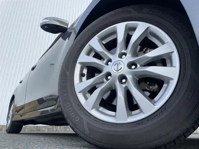 日産 ティアナ XL ナビAVMパッケージ 福岡県 2017(平29)年 7.4万km ダークメタルグレー メーカー純正ナビ/フルセグTV/CD/DVD/BT/AUX/アラウンドビューモニター/エマージェンシーブレーキ/ＢＳＷ/D/Nパワーシート/N席オットマン/ＬＤＷ/クリアランスソナー/ＨＩＤオートライト/フォグランプ/革巻きステアリング/純正ＡＷ/クルーズコントロール/ステアリングリモコン/ビルトインＥＴＣ/スマートキー/プッシュスタート/トランクスルー