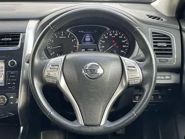 日産 ティアナ XL ナビAVMパッケージ 福岡県 2017(平29)年 7.4万km ダークメタルグレー メーカー純正ナビ/フルセグTV/CD/DVD/BT/AUX/アラウンドビューモニター/エマージェンシーブレーキ/ＢＳＷ/D/Nパワーシート/N席オットマン/ＬＤＷ/クリアランスソナー/ＨＩＤオートライト/フォグランプ/革巻きステアリング/純正ＡＷ/クルーズコントロール/ステアリングリモコン/ビルトインＥＴＣ/スマートキー/プッシュスタート/トランクスルー