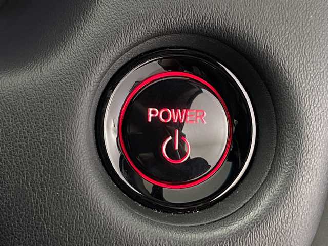 ホンダ フィット e:HEVリュクス 鹿児島県 2021(令3)年 1.7万km プラチナホワイトパール 純正SDナビ/(BT/CD/DVD/AM/FM/フルセグTV)/ホンダセンシング/レーダークルーズコントロール/衝突軽減ブレーキ/レーンキープアシスト/標識認識機能/踏み間違い防止機能/前席シートヒーター/レザーシート/革巻きステアリング/ステアリングスイッチ/アイドリングストップ/バックカメラ/前後ドライブレコーダー/チップアップシート/純正フロアマット/純正16インチアルミホイール/オートマチックハイビーム/純正LEDヘッドライト/保証書/取扱説明書/スペアキー