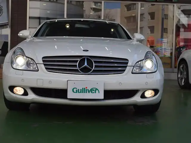 メルセデス・ベンツ ＣＬＳ３５０ 神奈川県 2005(平17)年 2.8万km アラバスターホワイト ワンオーナー/新車時保証書/サンルーフ/前席パワーシート/前席シートメモリー/前席シートヒーター/レザーシート/パイオニアSDナビ/Bluetooth/CD/DVD/SD/バックカメラ/クルーズコントロール/ドラレコ/ステアリングリモコン