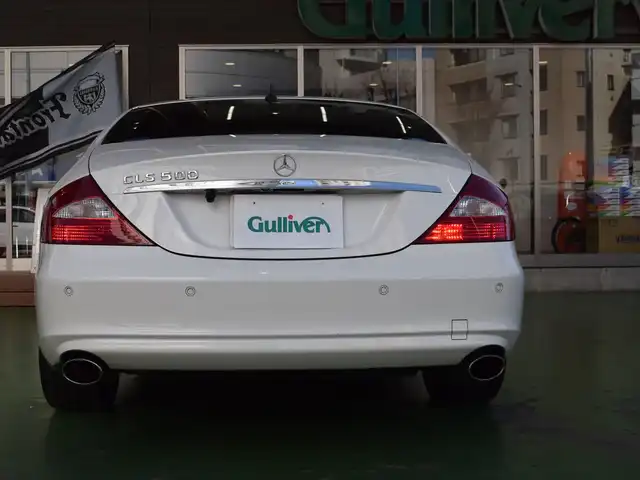 メルセデス・ベンツ ＣＬＳ３５０ 神奈川県 2005(平17)年 2.8万km アラバスターホワイト ワンオーナー/新車時保証書/サンルーフ/前席パワーシート/前席シートメモリー/前席シートヒーター/レザーシート/パイオニアSDナビ/Bluetooth/CD/DVD/SD/バックカメラ/クルーズコントロール/ドラレコ/ステアリングリモコン