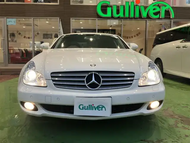メルセデス・ベンツ ＣＬＳ３５０ 神奈川県 2005(平17)年 2.8万km アラバスターホワイト ワンオーナー/新車時保証書/サンルーフ/前席パワーシート/前席シートメモリー/前席シートヒーター/レザーシート/パイオニアSDナビ/Bluetooth/CD/DVD/SD/バックカメラ/クルーズコントロール/ドラレコ/ステアリングリモコン