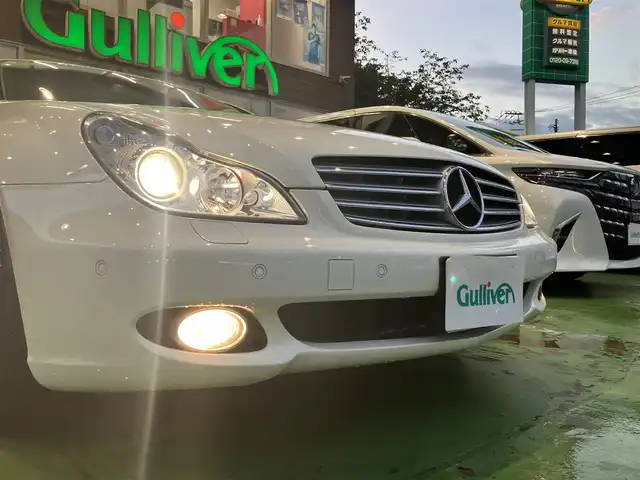 メルセデス・ベンツ ＣＬＳ３５０ 神奈川県 2005(平17)年 2.8万km アラバスターホワイト ワンオーナー/新車時保証書/サンルーフ/前席パワーシート/前席シートメモリー/前席シートヒーター/レザーシート/パイオニアSDナビ/Bluetooth/CD/DVD/SD/バックカメラ/クルーズコントロール/ドラレコ/ステアリングリモコン