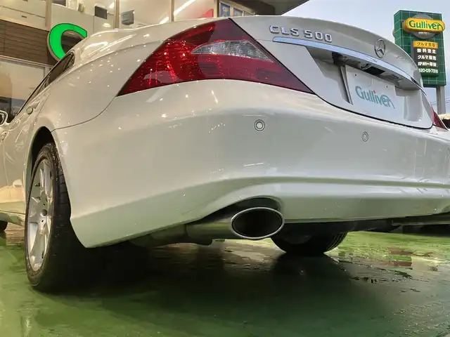 メルセデス・ベンツ ＣＬＳ３５０ 神奈川県 2005(平17)年 2.8万km アラバスターホワイト ワンオーナー/新車時保証書/サンルーフ/前席パワーシート/前席シートメモリー/前席シートヒーター/レザーシート/パイオニアSDナビ/Bluetooth/CD/DVD/SD/バックカメラ/クルーズコントロール/ドラレコ/ステアリングリモコン