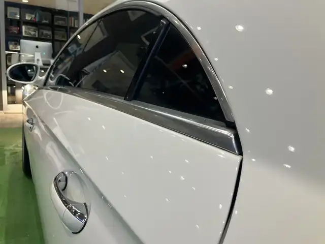 メルセデス・ベンツ ＣＬＳ３５０ 神奈川県 2005(平17)年 2.8万km アラバスターホワイト ワンオーナー/新車時保証書/サンルーフ/前席パワーシート/前席シートメモリー/前席シートヒーター/レザーシート/パイオニアSDナビ/Bluetooth/CD/DVD/SD/バックカメラ/クルーズコントロール/ドラレコ/ステアリングリモコン