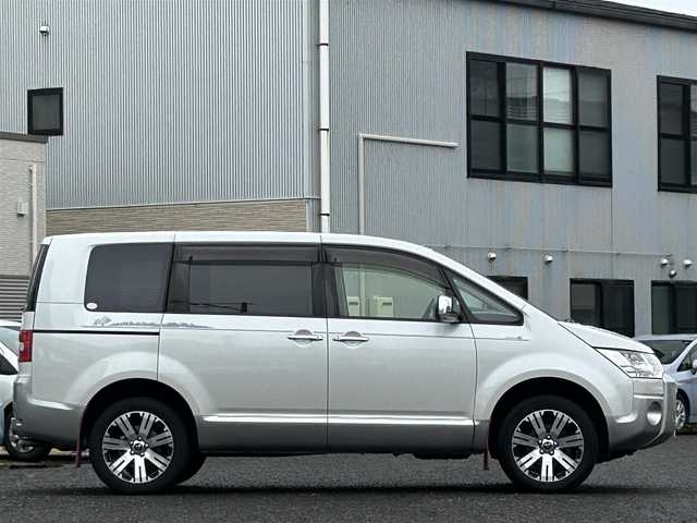 三菱 デリカＤ：５ ジャスパー 宮城県 2019(平31)年 7.5万km ウォームホワイトP/スターリングシルバーM 社外ナビ/(DVD/SD/AM・FM/TV(フルセグ)Bluetooth)/社外後席用フリップダウンモニター/社外ドライブレコーダー前後/バックカメラ/両面パワースライドドア/ドライブモードセレクター/アダプティブクルーズコントロール/純正１８インチアルミホイール225/55R18/純正フロアマット/シートヒーター/ETC/運転席パワーシート