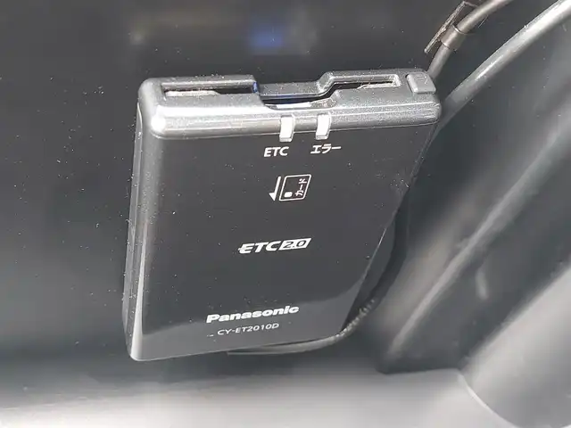 トヨタ ハイラックス Z 東京都 2021(令3)年 1.9万km アティチュードブラックマイカ ワンオーナー/社外ナビ/ドライブレコーダー/Bluetooth/フルセグテレビ/純正アルミホイール/純正フロアマット/プリクラッシュセーフティ/レーンキープアシスト/オートライト/LEDヘッドライト/ドアバイザー/新車保証書/取扱説明書