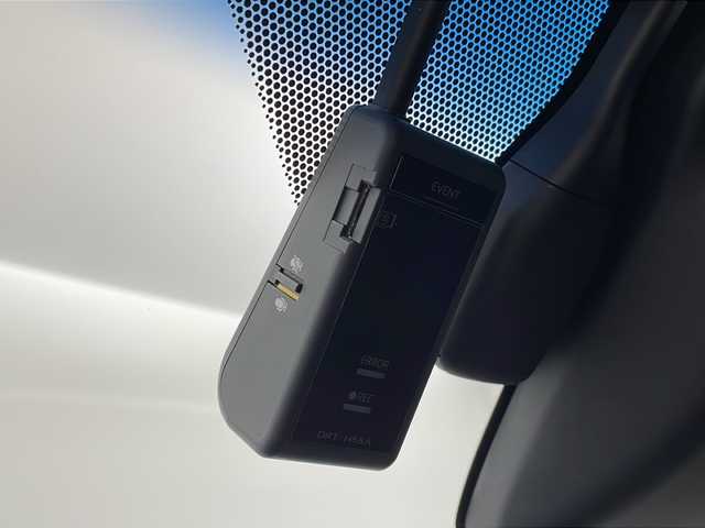 トヨタ ランドクルーザー プラド TX Lパッケージ マットブラED 新潟県 2022(令4)年 2.1万km ホワイトパールクリスタルシャイン 4WD/純正ディーラーオプションナビ（型式：NSZT-W68T）/・AM/FM/CD/DVD/Bluetooth/フルセグ/バックモニター/トヨタセーフティセンス/アダプティブクルーズコントロ―ル/衝突被害軽減システム/サンルーフ/純正ETC2.0/前方ドライブレコーダー/純正フロアマット/3列シート/前席パワーシート/レザーシート/前席エアシート/ルーフレール/純正18インチAW夏タイヤ/ABS/横滑り防止機能/前後コーナーセンサー/盗難防止装置/純正LEDヘッドライト/オートライト/オートマチックハイビーム