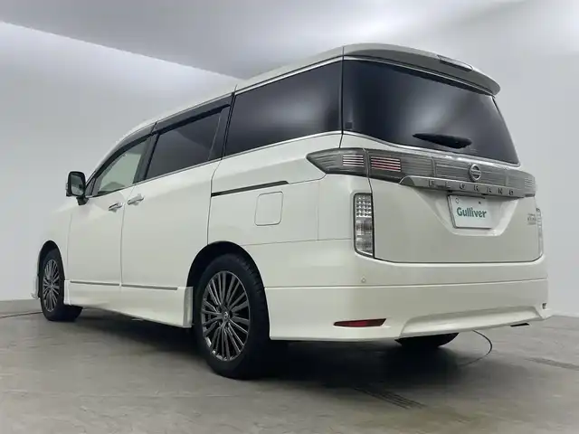 日産 エルグランド 250HWS プレミアム アーバンクロム 岡山県 2016(平28)年 8.6万km ブリリアントホワイトパール 純正メモリナビゲーション/エマージェンシーブレーキ		/１２インチフリップダウンモニター		/【フルセグ/Bluetooth/DVD/MSV】		/アラウンドビューモニター		/純正18inアルミホイール+サマータイヤ：装着		/パワーシート		/電動リアゲート	/１００V電源	/クルーズコントロール		/ビルトインETC		/LEDヘッドライト（AUTO機能付き）		/シートヒーター		/横滑り防止機能					/純正ドライブレコーダー				/スマートキー	/ステアリングスイッチ/ISOFIX		/プッシュスタート		/コーナーセンサー			/フロアマット