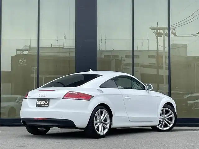 アウディ ＴＴクーペ 2．0 TFSI クワトロ 石川県 2008(平20)年 4.5万km 白 純正ナビ/フルセグTV/可変リアスポイラー/純正18インチアルミホイール/キセノンヘッドライト/ETC/運転席/助手席パワーシート/RS仕様ハニカムグリル/オートライト/パドルシフト