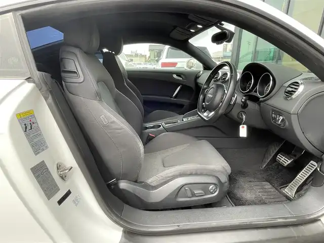 アウディ ＴＴクーペ 2．0 TFSI クワトロ 石川県 2008(平20)年 4.5万km 白 純正ナビ/フルセグTV/可変リアスポイラー/純正18インチアルミホイール/キセノンヘッドライト/ETC/運転席/助手席パワーシート/RS仕様ハニカムグリル/オートライト/パドルシフト
