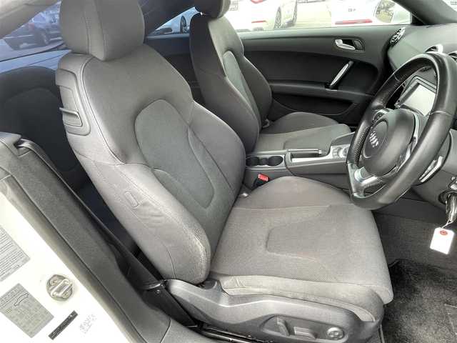 アウディ ＴＴクーペ 2．0 TFSI クワトロ 石川県 2008(平20)年 4.5万km 白 純正ナビ/フルセグTV/可変リアスポイラー/純正18インチアルミホイール/キセノンヘッドライト/ETC/運転席/助手席パワーシート/RS仕様ハニカムグリル/オートライト/パドルシフト