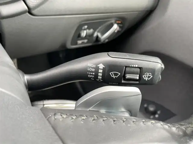 アウディ ＴＴクーペ 2．0 TFSI クワトロ 石川県 2008(平20)年 4.5万km 白 純正ナビ/フルセグTV/可変リアスポイラー/純正18インチアルミホイール/キセノンヘッドライト/ETC/運転席/助手席パワーシート/RS仕様ハニカムグリル/オートライト/パドルシフト