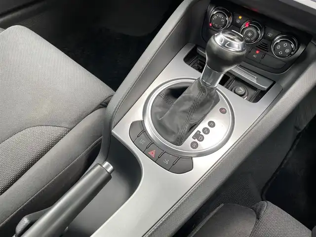 アウディ ＴＴクーペ 2．0 TFSI クワトロ 石川県 2008(平20)年 4.5万km 白 純正ナビ/フルセグTV/可変リアスポイラー/純正18インチアルミホイール/キセノンヘッドライト/ETC/運転席/助手席パワーシート/RS仕様ハニカムグリル/オートライト/パドルシフト