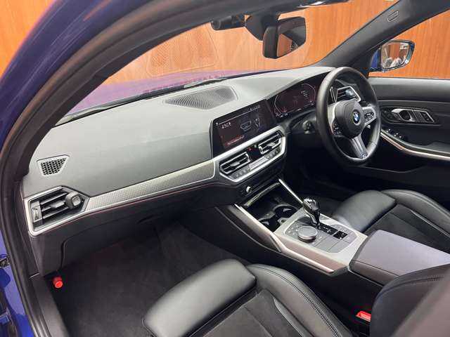 ＢＭＷ ＢＭＷ ３２０ｉ Mスポーツ 千葉県 2019(令1)年 4.3万km 青Ｍ ＡＣＣ　/オプション１９インチＡＷ　/半革シート　/ナビ　/Ｂｌｕｅｔｏｏｔｈ接続　/３６０°電動シート　/シートＨ　/電動トランク　/ＬＥＤヘッドライト　/オートハイビーム　/衝突軽減Ｂ　/ＢＳＭ　/ＬＫＡ　/ＥＴＣ