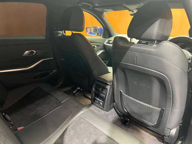 ＢＭＷ ＢＭＷ ３２０ｉ Mスポーツ 千葉県 2019(令1)年 4.3万km 青Ｍ ＡＣＣ　/オプション１９インチＡＷ　/半革シート　/ナビ　/Ｂｌｕｅｔｏｏｔｈ接続　/３６０°電動シート　/シートＨ　/電動トランク　/ＬＥＤヘッドライト　/オートハイビーム　/衝突軽減Ｂ　/ＢＳＭ　/ＬＫＡ　/ＥＴＣ