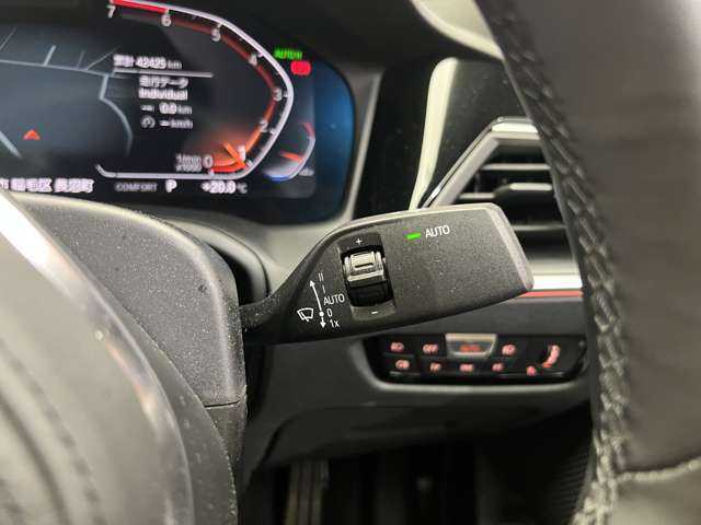 ＢＭＷ ＢＭＷ ３２０ｉ Mスポーツ 千葉県 2019(令1)年 4.3万km 青Ｍ ＡＣＣ　/オプション１９インチＡＷ　/半革シート　/ナビ　/Ｂｌｕｅｔｏｏｔｈ接続　/３６０°電動シート　/シートＨ　/電動トランク　/ＬＥＤヘッドライト　/オートハイビーム　/衝突軽減Ｂ　/ＢＳＭ　/ＬＫＡ　/ＥＴＣ