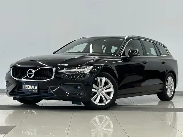 ボルボ Ｖ６０ T5 モメンタム 岡山県 2018(平30)年 3.5万km オニキスブラックP 純正SENSUSナビ/Rカメラ/本革シート/シートヒーター/Bluetooth/Apple car play/ＬＥＤヘッドライト/フルセグＴＶ/アクティブハイビーム/City Safety/Lane keeping Aid/Road Sign Information/Driver Alert/自動防眩ミラー/オートライト/オートワイパー/ブレーキＡＨ/PDC/PTG/ACC