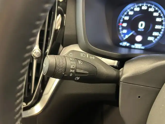 ボルボ Ｖ６０ T5 モメンタム 岡山県 2018(平30)年 3.5万km オニキスブラックP 純正SENSUSナビ/Rカメラ/本革シート/シートヒーター/Bluetooth/Apple car play/ＬＥＤヘッドライト/フルセグＴＶ/アクティブハイビーム/City Safety/Lane keeping Aid/Road Sign Information/Driver Alert/自動防眩ミラー/オートライト/オートワイパー/ブレーキＡＨ/PDC/PTG/ACC