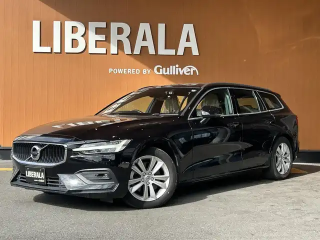 ボルボ Ｖ６０ T5 モメンタム 高知県 2018(平30)年 3.5万km オニキスブラックP INTELLISAFE/歩行者・サイクリスト・大型動物検知機能/インターセクション・サポート/対向車対応機能/ステアリング・サポート(衝突回避支援機能)/オンカミング・レーン・ミティゲーション/全車速追従機能付ACC/パイロット・アシスト/LKA/LCMA/RSI/DAC/追突時警告機能/BLIS/オートブレーキ機能付きCTA/オプション本革シート/チャコール/17インチ5ダブルスポークシルバー/LEDヘッドライト/パーク・アシスト・パイロット(縦列・並列駐車支援機能)/12.3インチ・デジタル液晶ドライバー・ディスプレイ/アンビエントライト/SENSUS　NAVIGATION/地デジ/Bカメラ/BT/AppleCarPlay/Android Auto/前席シートヒーター/保証書/取説/スペアキー/ETC