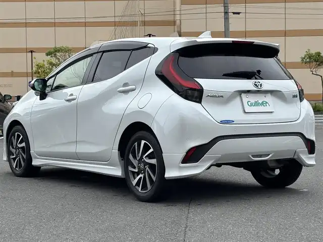 トヨタ アクア Z 宮城県 2022(令4)年 2.4万km クォーツホワイトクリスタルシャイン 登録時走行距離２３４８９ｋｍ/ワンオーナー/モデリスタエアロ/コンフォートパッケージ/ハーフレザーシート/運転席パワーシート/ヒートシーター/ステアリングヒーター/純正ディスプレイオーディオ/・Bluetooth/・USB/全方位カメラ/前後ドライブレコーダー/ETC/トヨタ　セーフティーセンス/レーダークルーズコントロール/プリクラッシュセーフティ/横滑り防止装置/クリアランスソナー/レーンキープアシスト/盗難防止装置/オートライト/オートマチックハイビーム/LED　ヘッドライト/フォグランプ/ウインカーミラー/純正フロアマット/純正16インチアルミホイール/保証書/取扱説明書/記録簿