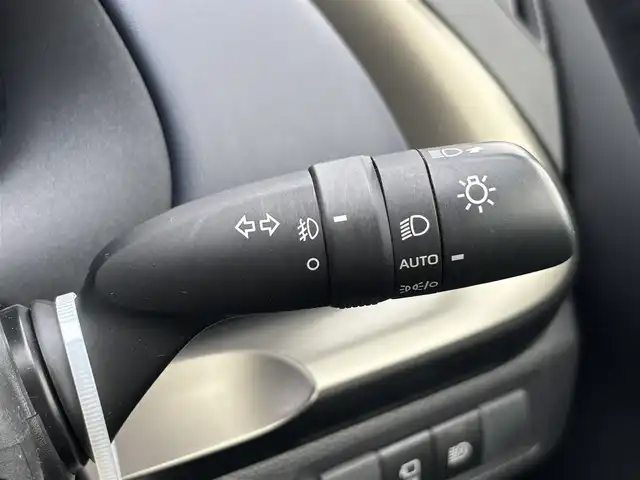トヨタ アクア Z 宮城県 2022(令4)年 2.4万km クォーツホワイトクリスタルシャイン 登録時走行距離２３４８９ｋｍ/ワンオーナー/モデリスタエアロ/コンフォートパッケージ/ハーフレザーシート/運転席パワーシート/ヒートシーター/ステアリングヒーター/純正ディスプレイオーディオ/・Bluetooth/・USB/全方位カメラ/前後ドライブレコーダー/ETC/トヨタ　セーフティーセンス/レーダークルーズコントロール/プリクラッシュセーフティ/横滑り防止装置/クリアランスソナー/レーンキープアシスト/盗難防止装置/オートライト/オートマチックハイビーム/LED　ヘッドライト/フォグランプ/ウインカーミラー/純正フロアマット/純正16インチアルミホイール/保証書/取扱説明書/記録簿