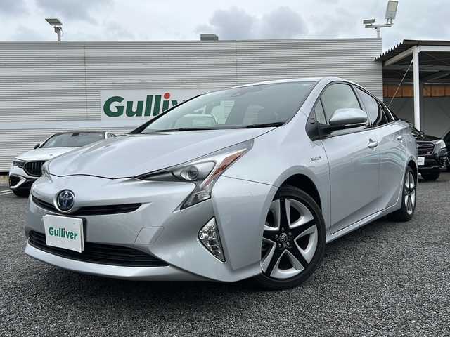 トヨタ プリウス S ツーリングセレクション 東京都 2017(平29)年 1.3万km シルバーM ワンオーナー/TOYOTAセーフティセンス/プリクラッシュセーフティ/レーンディパーチャアラート/追従型レーダークルーズコントロール/オートマチックハイビーム/ナビTV 【ワンセグTV、BT対応】/バックカメラ/ステアリングスイッチ/シートヒーター/純正ドライブレコーダー【DRT-H66A】/ビルトインETC/横滑り防止装置/電動格納ミラー/純正フロアマット/オートライト/LEDヘッドライト/純正17インチアルミホイール/保証書、取説、記録簿