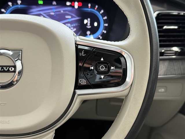 ボルボ ボルボ ＸＣ９０ アルティメットB6 AWD 静岡県 2022(令4)年 5.7万km クリスタルホワイトP 法人ワンオーナー/サンルーフ/ホワイトレザーシート/電動リアゲート/BLIS/ヘッドアップディスプレイ/Bowers&Wilkins/エアサスペンション/純正ナビ/(Googleナビ/Bluetooth/CarPlay)/衝突被害軽減システム/360°カメラ/アダプティブクルーズコントロール/パーキングアシスト/メモリー付パワーシート/シートヒーター/シートエアコン/スマートキー/保証書/取説/スペアキー