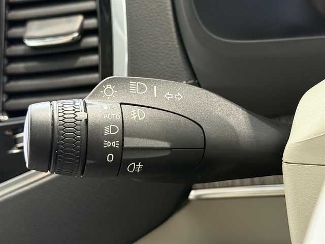 ボルボ ボルボ ＸＣ９０ アルティメットB6 AWD 静岡県 2022(令4)年 5.7万km クリスタルホワイトP 法人ワンオーナー/サンルーフ/ホワイトレザーシート/電動リアゲート/BLIS/ヘッドアップディスプレイ/Bowers&Wilkins/エアサスペンション/純正ナビ/(Googleナビ/Bluetooth/CarPlay)/衝突被害軽減システム/360°カメラ/アダプティブクルーズコントロール/パーキングアシスト/メモリー付パワーシート/シートヒーター/シートエアコン/スマートキー/保証書/取説/スペアキー