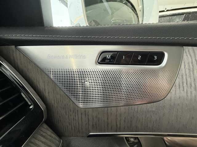 ボルボ ボルボ ＸＣ９０ アルティメットB6 AWD 静岡県 2022(令4)年 5.7万km クリスタルホワイトP 法人ワンオーナー/サンルーフ/ホワイトレザーシート/電動リアゲート/BLIS/ヘッドアップディスプレイ/Bowers&Wilkins/エアサスペンション/純正ナビ/(Googleナビ/Bluetooth/CarPlay)/衝突被害軽減システム/360°カメラ/アダプティブクルーズコントロール/パーキングアシスト/メモリー付パワーシート/シートヒーター/シートエアコン/スマートキー/保証書/取説/スペアキー
