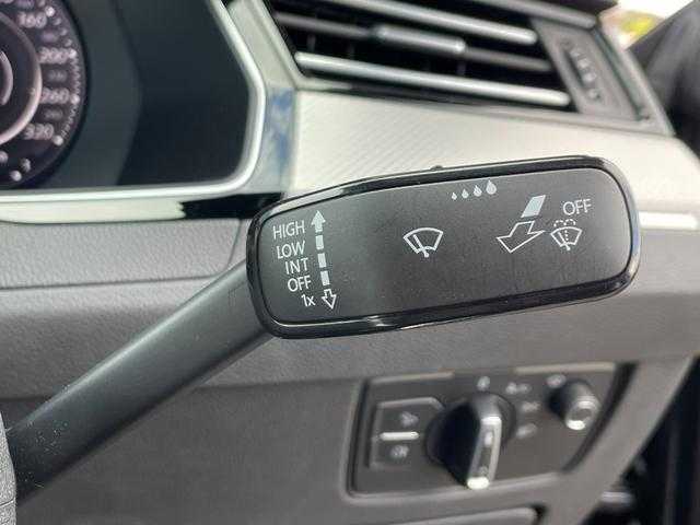 フォルクスワーゲン アルテオン TSI 4モーション Rラインアドバンス 埼玉県 2019(令1)年 2.8万km 黒 黒革シート/サンルーフ/ＤＹＮＡＵＤＩＯ/ＨＵD/純正メモリーナビ/(Bluetooth/USB/フルセグ)/３６０度カメラ/ＡＣＣ/シートヒーター/パワーシート/パワーバックドア/ドラレコ/ＬＥＤヘッドライト/デジタルメーター/ＥＴＣ