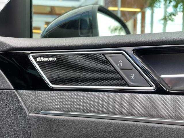 フォルクスワーゲン アルテオン TSI 4モーション Rラインアドバンス 埼玉県 2019(令1)年 2.8万km 黒 黒革シート/サンルーフ/ＤＹＮＡＵＤＩＯ/ＨＵD/純正メモリーナビ/(Bluetooth/USB/フルセグ)/３６０度カメラ/ＡＣＣ/シートヒーター/パワーシート/パワーバックドア/ドラレコ/ＬＥＤヘッドライト/デジタルメーター/ＥＴＣ