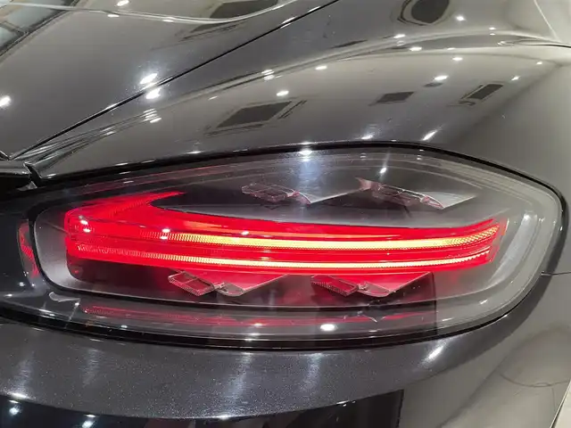 ポルシェ ７１８ケイマン S 愛知県 2019(令1)年 3.7万km ジェットブラック スポーツエグゾーストシステム　/ＰＤＬＳ　/カラークレスト　/電動格納ミラー　/純正ナビ　/Ｂｌｕｅｔｏｏｔｈ　/バックカメラ　/シートヒーター　/ドライブレコーダー　/ＥＴＣ２．０/アイドリングストップ