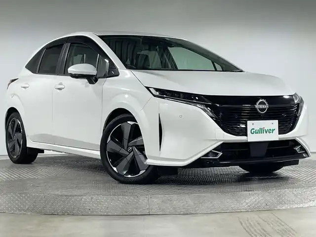 日産 オーラ G レザーエディション 神奈川県 2022(令4)年 3万km ピュアホワイトパール 純正9インチディスプレイオーディオ　/-Bluetooth フルセグTV　HDMI　Apple Car Play USB　アラウンドビューモニター　/BOSEプレミアムサウンド　/プロパイロット　/インテリジェントエマージェンシーブレーキ　/踏み間違い衝突防止防止アシスト　/標識検知機能　/前方衝突予測機能　/車線逸脱警報/ふらつき警報/車線逸脱防止支援システム/BSW/ソナー/インテリジェントルームミラー/ワイヤレス充電/シートヒーター/ステアリングヒーター/電動パーキングブレーキ/ブレーキホールド/LED/フォグランプ/SOSコール/ETC2.0/純正フロアマット