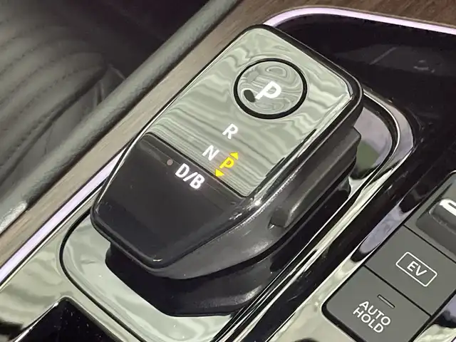 日産 オーラ G レザーエディション 神奈川県 2022(令4)年 3万km ピュアホワイトパール 純正9インチディスプレイオーディオ　/-Bluetooth フルセグTV　HDMI　Apple Car Play USB　アラウンドビューモニター　/BOSEプレミアムサウンド　/プロパイロット　/インテリジェントエマージェンシーブレーキ　/踏み間違い衝突防止防止アシスト　/標識検知機能　/前方衝突予測機能　/車線逸脱警報/ふらつき警報/車線逸脱防止支援システム/BSW/ソナー/インテリジェントルームミラー/ワイヤレス充電/シートヒーター/ステアリングヒーター/電動パーキングブレーキ/ブレーキホールド/LED/フォグランプ/SOSコール/ETC2.0/純正フロアマット