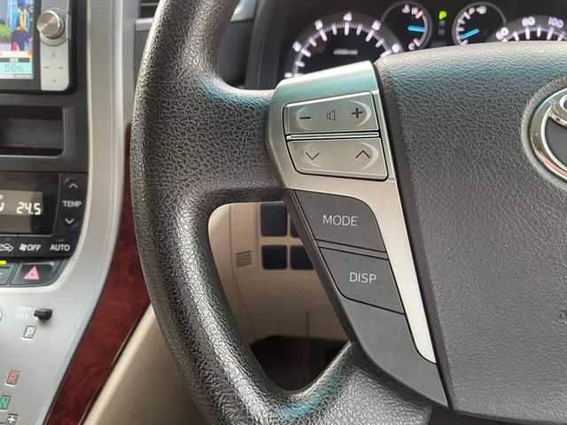 トヨタ アルファード 240X 埼玉県 2011(平23)年 10.4万km シルバーM /純正HDDナビ//フルセグTV//バックカメラ//CD/DVD/Bluetooth//片側パワースライドドア//ビルトインETC//スマートキーx2//キセノン//W.サイドエアバッグ//カーテン.ニーエアバッグ//ABS//横滑り防止装置//コーナーセンサー//バックソナー//オートライト//Fフォグランプ//プライバシーガラス//ドアバイザー//純正16インチAW//新車時保証書//取扱説明書//ナビ取説