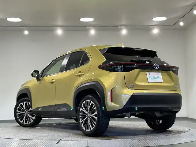 トヨタ ヤリスクロス ハイブリッド Z 愛知県 2020(令2)年 3.3万km ブラスゴールドメタリック 純正8インチディスプレイオーディオナビ/衝突軽減ブレーキ/パノラミックビューモニター/レーダークルーズコントロール/ビルトインETC/シートヒーター/LEDヘッドライト/ドライブレコーダー/ブラインドスポットモニター/ステアリングヒーター/パワーシート/電動リアゲート/フルセグTV/Bluetooth/コーナーセンサー/レーンキープアシスト/パーキングアシスト/オートハイビーム/Carplay/プッシュスタート/USB接続/スマートキー/CD/DVD再生/ミュージックプレイヤー接続/純正フロアマット/純正アルミホイール/オートライト/禁煙車/ハーフレザーシート/ウィンカーミラー/電動格納ミラー/フォグランプ/ステアリングリモコン/横滑り防止装置/ヘッドライトレベライザー/電動パーキングブレーキ/オートブレーキホールド/オートエアコン/リアクロストラフィックアラート/パーキングサポートブレーキ/ロードサインアシスト/先行車発進告知