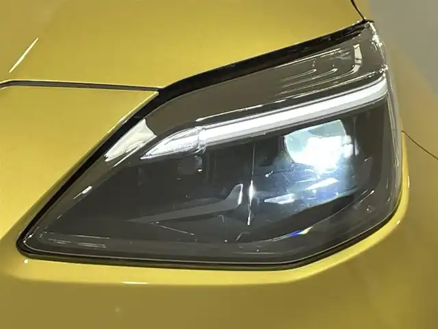 トヨタ ヤリスクロス ハイブリッド Z 愛知県 2020(令2)年 3.3万km ブラスゴールドメタリック 純正8インチディスプレイオーディオナビ/衝突軽減ブレーキ/パノラミックビューモニター/レーダークルーズコントロール/ビルトインETC/シートヒーター/LEDヘッドライト/ドライブレコーダー/ブラインドスポットモニター/ステアリングヒーター/パワーシート/電動リアゲート/フルセグTV/Bluetooth/コーナーセンサー/レーンキープアシスト/パーキングアシスト/オートハイビーム/Carplay/プッシュスタート/USB接続/スマートキー/CD/DVD再生/ミュージックプレイヤー接続/純正フロアマット/純正アルミホイール/オートライト/禁煙車/ハーフレザーシート/ウィンカーミラー/電動格納ミラー/フォグランプ/ステアリングリモコン/横滑り防止装置/ヘッドライトレベライザー/電動パーキングブレーキ/オートブレーキホールド/オートエアコン/リアクロストラフィックアラート/パーキングサポートブレーキ/ロードサインアシスト/先行車発進告知