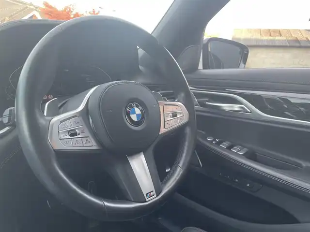 ＢＭＷ ７４０ｉ Mスポーツ 栃木県 2019(令1)年 2.8万km ミネラルホワイト サンルーフ/Harman/Kardon/インテリジェントセーフティ/コンフォートアクセス/ソフトクローズドア/ジェスチャーコントロール/ワイヤレスチャージ/ACC/パーキングアシスト/ナビ/フルセグTV/全方位カメラ/ミラーETC/黒革シート/パワーシート/全席シートヒーター/前席ベンチレーター/BMWレーザーライト/オートハイビーム/パークディスタンスコントロール/レーンキープアシスト/ブラインドスポット/ヘッドアップディスプレイ/アンビエントライト/ドライブレコーダー/ディスプレイキー