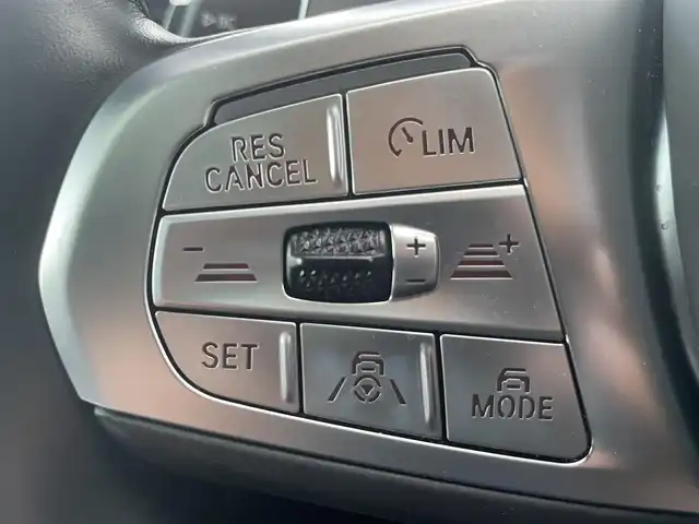 ＢＭＷ ７４０ｉ Mスポーツ 栃木県 2019(令1)年 2.8万km ミネラルホワイト サンルーフ/Harman/Kardon/インテリジェントセーフティ/コンフォートアクセス/ソフトクローズドア/ジェスチャーコントロール/ワイヤレスチャージ/ACC/パーキングアシスト/ナビ/フルセグTV/全方位カメラ/ミラーETC/黒革シート/パワーシート/全席シートヒーター/前席ベンチレーター/BMWレーザーライト/オートハイビーム/パークディスタンスコントロール/レーンキープアシスト/ブラインドスポット/ヘッドアップディスプレイ/アンビエントライト/ドライブレコーダー/ディスプレイキー