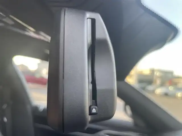 ＢＭＷ ７４０ｉ Mスポーツ 栃木県 2019(令1)年 2.8万km ミネラルホワイト サンルーフ/Harman/Kardon/インテリジェントセーフティ/コンフォートアクセス/ソフトクローズドア/ジェスチャーコントロール/ワイヤレスチャージ/ACC/パーキングアシスト/ナビ/フルセグTV/全方位カメラ/ミラーETC/黒革シート/パワーシート/全席シートヒーター/前席ベンチレーター/BMWレーザーライト/オートハイビーム/パークディスタンスコントロール/レーンキープアシスト/ブラインドスポット/ヘッドアップディスプレイ/アンビエントライト/ドライブレコーダー/ディスプレイキー