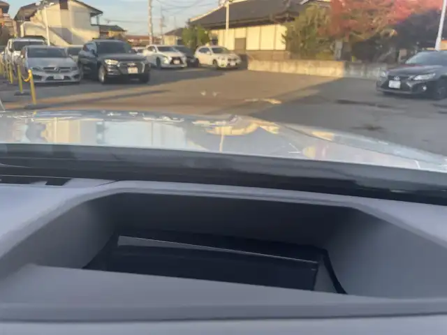 ＢＭＷ ７４０ｉ Mスポーツ 栃木県 2019(令1)年 2.8万km ミネラルホワイト サンルーフ/Harman/Kardon/インテリジェントセーフティ/コンフォートアクセス/ソフトクローズドア/ジェスチャーコントロール/ワイヤレスチャージ/ACC/パーキングアシスト/ナビ/フルセグTV/全方位カメラ/ミラーETC/黒革シート/パワーシート/全席シートヒーター/前席ベンチレーター/BMWレーザーライト/オートハイビーム/パークディスタンスコントロール/レーンキープアシスト/ブラインドスポット/ヘッドアップディスプレイ/アンビエントライト/ドライブレコーダー/ディスプレイキー