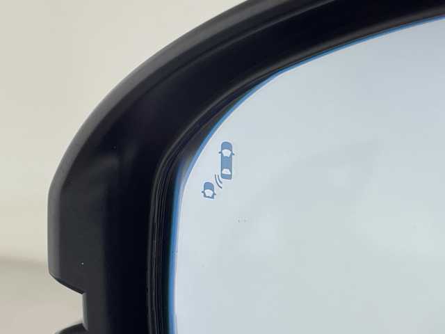 ホンダ ヴェゼル ハイブリッド e:HEV Z 神奈川県 2023(令5)年 1万km プラチナホワイトパール RSグレード海外ホンダ純正グリル/ホンダコネクト9型ディスプレイ/インターナビ/フルセグ USB　Bluetooth/ハンズフリーパワーバックドア/ETC2.0/ワイヤレス充電/後退出庫サポート/信号情報活用支援システム/ホンダセンシング/ブラインドスポットインフォメーション/衝突軽減ブレーキ/後方誤発進抑制機能/歩行者事故低減ステアリング/アダブティブクルーズコントロール/車線維持支援システム/パーキングセンサーシステム/誤発進抑制機能/近距離衝突軽減ブレーキ/路外逸脱抑制機能/先行車発進お知らせ機能/オートハイビーム/革巻きステアリング/パドルシフト/ステアリングヒーター/合皮/ファブリックコンビシート/前席シートヒーター/前後USBジャック/ダウンヒルアシストコントロール/社外前後ドライブレコーダー/電動パーキングブレーキ/オートブレーキホールド/プッシュスタート/スマートキー/LEDヘッド/フロントフォグランプ/LEDアクティブコーナリングランプ/シーケンシャルターンランプ/純正18ンチアルミホイール/