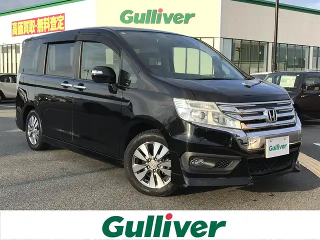 ホンダ ステップワゴン スパーダ S 鳥取県 2014(平26)年 4.5万km プレミアムスパークルブラックパール 純正9インチナビ/フルセグ/DVD/CD/BT/バックカメラ/ビルトインETC/クルーズコントロール/キセノンライト/フォグライト/両側パワースライドドア/純正16インチアルミホイール/スマートキー/アイドリングストップ/フロアマット/ドアバイザー/保証書・取扱説明書/スペアキー